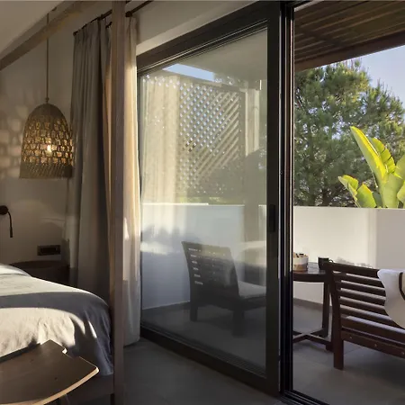 Curio Collection By Hilton Rhodes, Greece * لاردوس